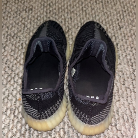 adidas Yeezy Boost 350 V2 Carbon - Picture 3 of 14